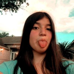 Meet your Posher, Camila